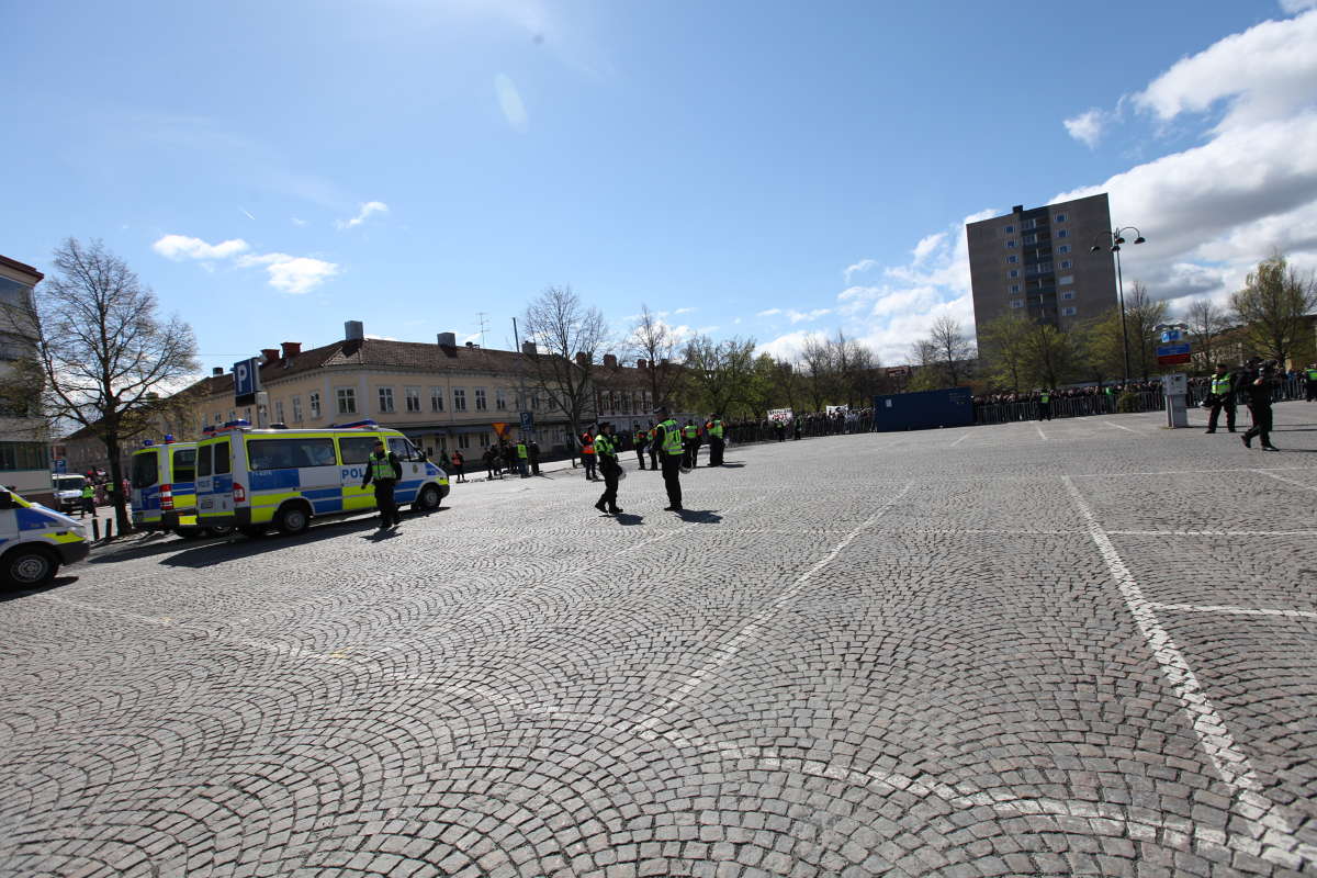 Västra torget är helt avspärrat. Västra torget är helt avspärrat.